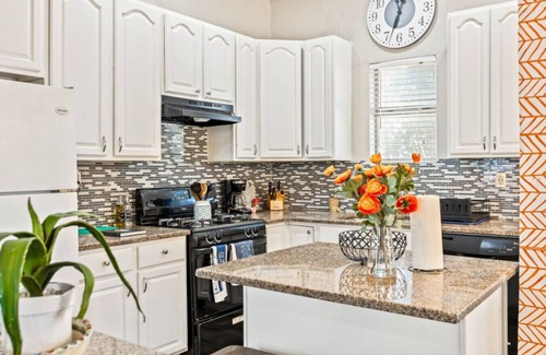 Denver Heights Apartment | Group Getaway Backyard Theater Close to River Walk