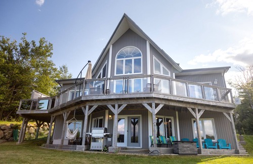 Head of Jeddore House | Group private water front, kayaking, wildlife, surfing, fresh ocean air and fun.
