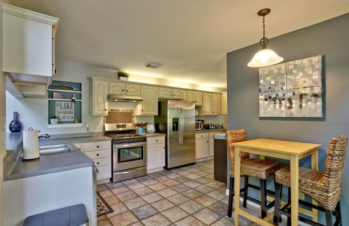 Seguin House | Guadalupe River-Zen on the Bend