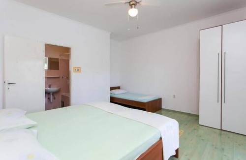 Polace House | Guest House Busurelo - Triple Room with Sea View