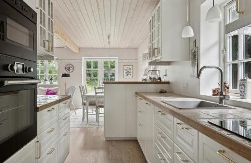 Lolland Municipality House | Guest House By Lake And Forest