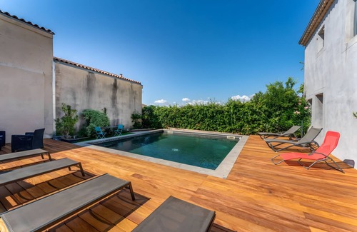 Rasteau Apartment | Guest House 'Chambre Double' with Shared Pool, Private Terrace and Wi-Fi