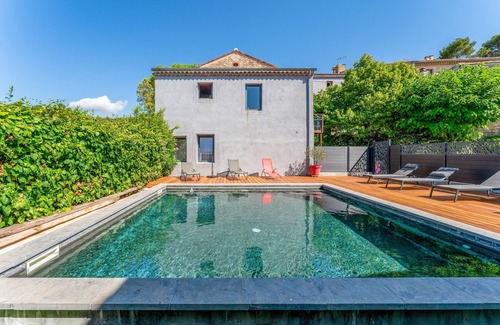 Rasteau Apartment | Guest House 'Double Supérieure' with Shared Pool, Private Terrace and Wi-Fi