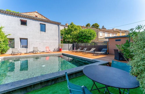 Rasteau Apartment | Guest House 'Double Supérieure' with Shared Pool, Private Terrace and Wi-Fi