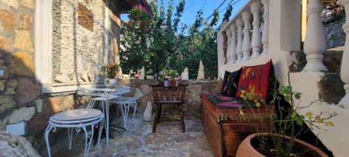 Gjirokaster House | Guest House Emily