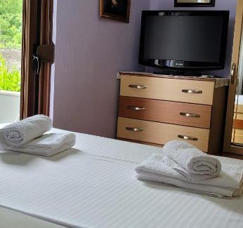 Gjirokaster House | Guest House Makos