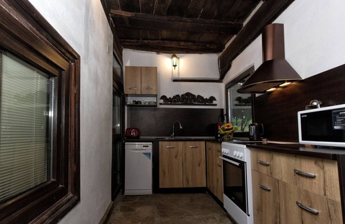 Kostenkovtsi House | Guest House Stone Paths built in 1885 + BBQ - Close to many historical places