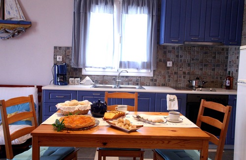 Galaxidi House | Guest house with view, like family,-friendly pet,quality Greek Breakfast,clean.