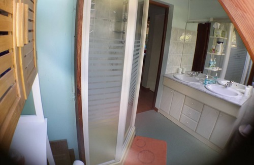 Saint-Claude House | GUEST ROOMS IN COMFORTABLE VILLA, SUPERB SEA/MOUNTAIN VIEW