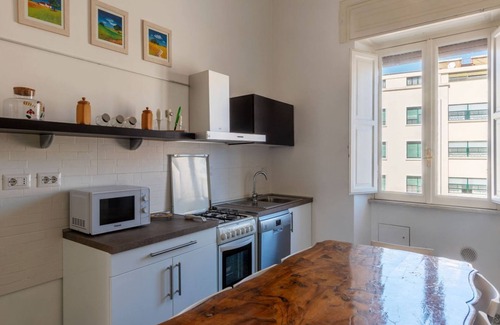 Marsala Apartment | GuestHost San Lorenzo Bright Apartment X8