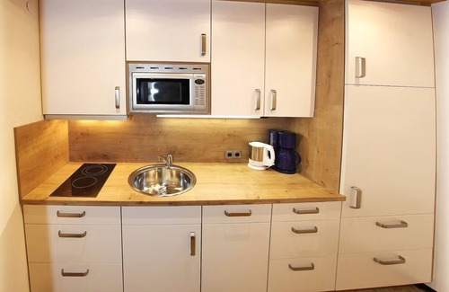 Kruen Apartment | Guesthouse Christophorus - apartment "Edelweiß" with Mountain View, Private Garden & Wi-Fi