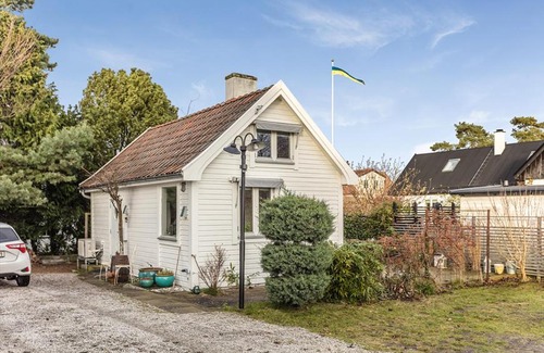 Hollviken House | Guesthouse close to the beaches in Höllviken