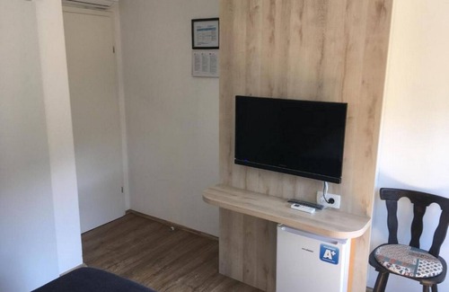 Jezerce House | Guesthouse Family Bosnic - Duplex Family Room with Balcony - Gallery - 1