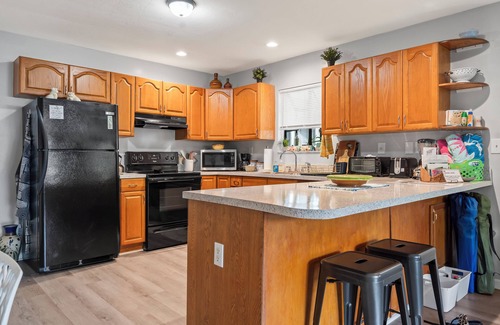 High Springs House | Guesthouse in High Springs with jacuzzi tub, Walk to downtown, Close to Springs!