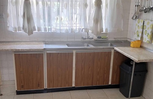 Harare Apartment | Guesthouse With Green Garden and Pool - 2102
