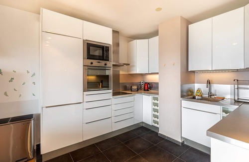 Faubourg de l'Arche Apartment | GuestReady - A Spacious apt near Eiffel Tower