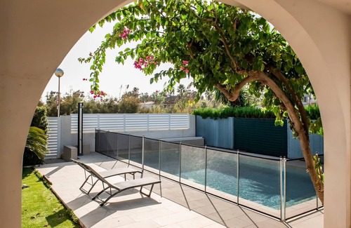 Playa de Almarda Ski Chalet | GuestReady - Amazing Beachfront Dwelling