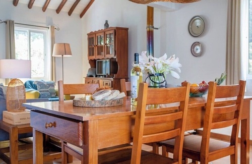 Ribeira Grande Apartment | GuestReady - Beachfront Casa da Praia