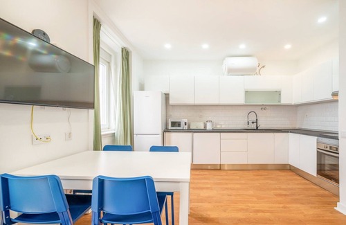 Santa Engracia Apartment | GuestReady - Captain's residence near Água museum