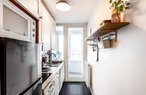 Quartier de la Chapelle Apartment | GuestReady - High-Rise Haven with Attractive Views