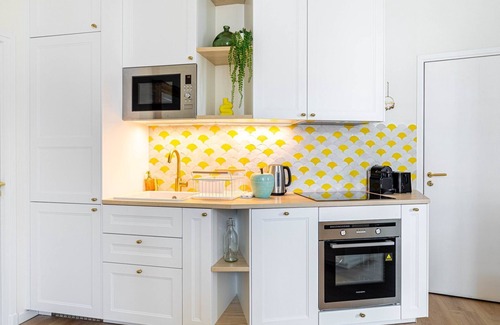 Clichy Apartment | GuestReady -New Flat Direct Line to Champs Elysees