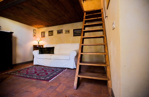 Lorenzana House | Guests of the Borgo - Casa di Fausta Albergo diffuso