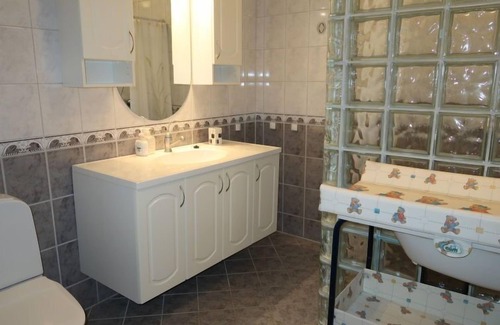 Tysnes House | Gule huset by Interhome