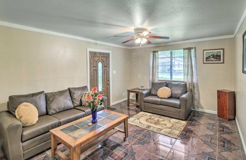 West Orange House | Gulf Coast Home Less Than 2 Mi to Parks and Museums!