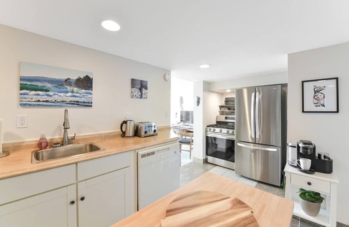 Chemainus Apartment | Gulf Island View Suite