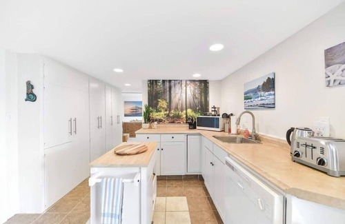 Chemainus Apartment | Gulf Island View Suite