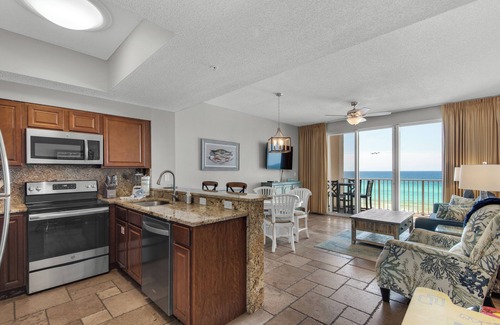 Miramar Beach Condo | Gulf View Condo at Majestic Sun | Steps to Private Beach + Pools!