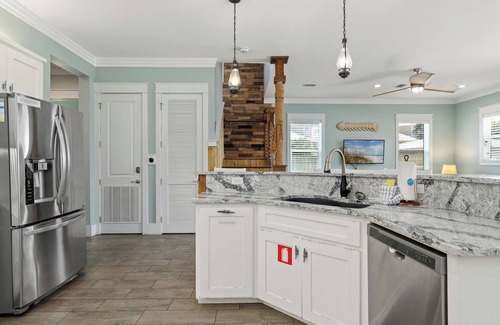 Kiska Beach House | GULF VIEWS, Luxury Home w Private Pool, HUGE Deck, Beach Chair Svc INCL