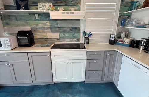 Spring Hill House | Gulfview Villa - waterfront, spacious, 5 bed, heated pool, direct gulf access