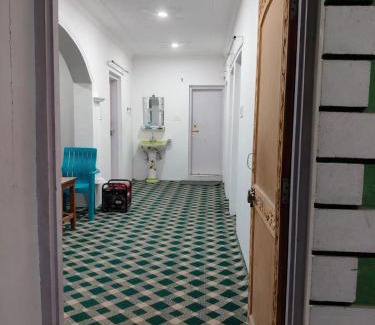 Srinagar Apartment | Gulzar Guest houses with Kitchen