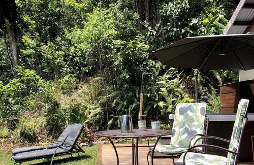 Rocky Point Cabin | Gunnadoo - Ocean View Hut with jacuzzi, rainforest and ocean views