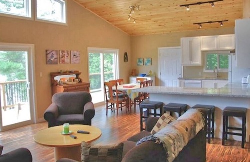 Tudor and Cashel Cottage | Gunter Retreat - Four Bedroom Cottage, Sleeps 10