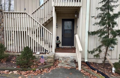 Beech Mountain Condo | GV-1 Loft - Updated & on the golf course