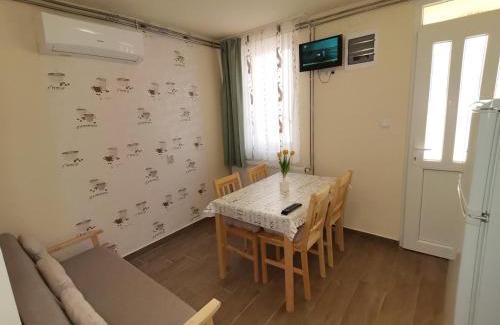 Hajduszoboszlo Apartment | Gyöngyvirág Apartmanház