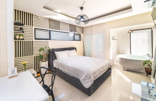 Gyeongju House | Gyeongju 20th Street Spa Pension