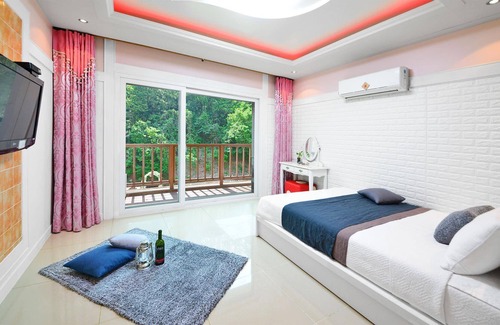 Gyeongju House | Gyeongju Happyday Spa Pension