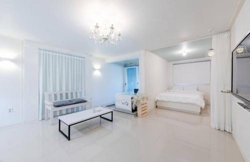 Gyeongju House | Gyeongju J-the Garden Pension