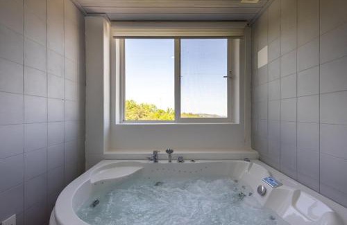 Gyeongju House | Gyeongju la Siesta Private BBQ, Disney&Netflix