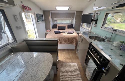 North Deep Creek Other | Gympie Luxury Caravan with ensuite bathroom