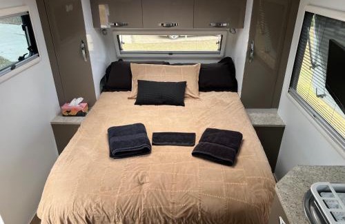 North Deep Creek Other | Gympie Luxury Caravan with ensuite bathroom