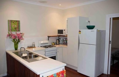 South Fremantle Cottage | Gypsy Cottage in South Fremantle