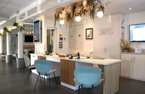 La Rochelle Hotel | Hôtel Kyriad La Rochelle Centre Ville