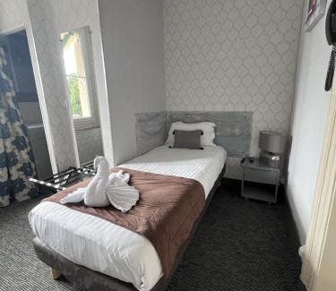 Chatellerault Hotel | Hôtel L'Univers