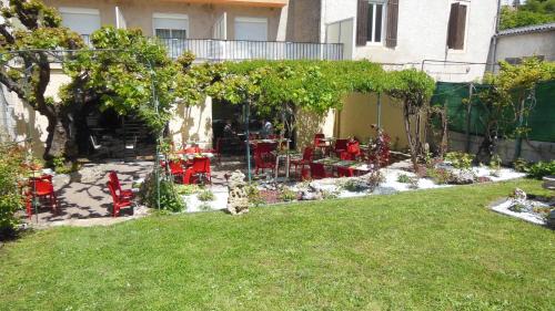 Puy-l'Eveque Hotel | Hôtel restaurant HENRY