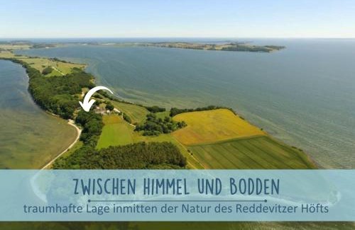 Alt Reddevitz Apartment | Höfthus 9 Holla die Boddenfee Meerblick Terrasse mit Hund die Natur genießen