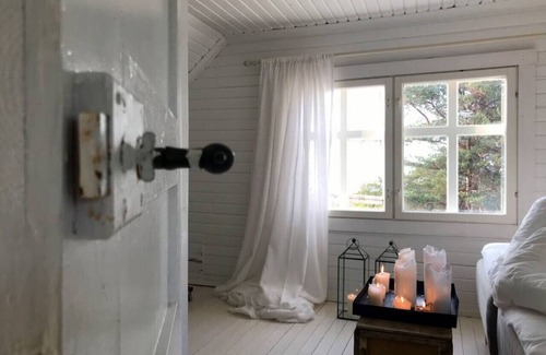 Kokkola Cottage | H A R R B Å D A - Kaksi Mökkiä Merenrannalla